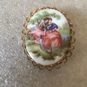 Vintage Gold-Tone Cameo Brooch